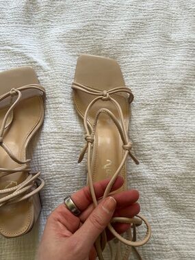 Women's Neutral Strappy Square-Toe Block Heel Sandals - Beige